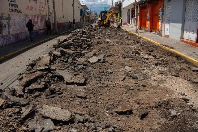 ROBERTO SOLÍS ARRANCA OBRA INTEGRAL EN EL SEGUNDO BARRIO; APLICARÁN CONCRETO HIDRÁULICO EN UNA DE LAS VÍAS MÁS IMPORTANTES DE HUEJOTZINGO – Entérate Puebla