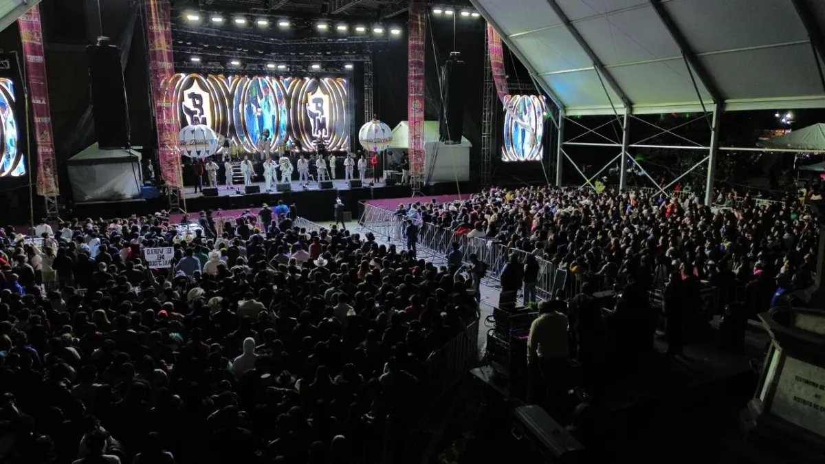 BANDA TIERRA MOJADA PONE RITMO CARNAVALERO A LA GRAN FERIA DE CHOLULA – Entérate Puebla