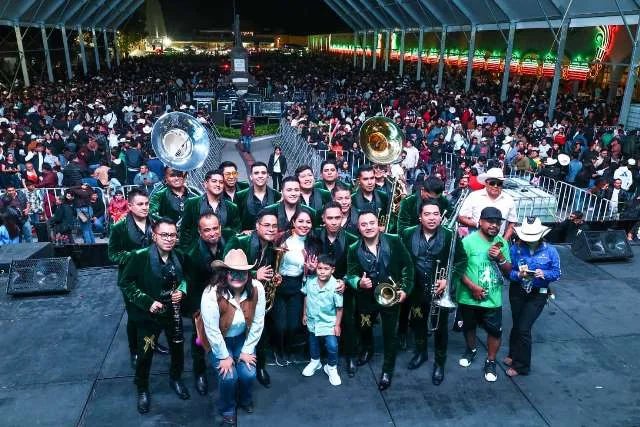 CON TONANTZIN FERNÁNDEZ, CHOLULA VIVE UNA NOCHE LLENA DE MÚSICA, ALEGRÍA Y TRADICIÓN – Entérate Puebla