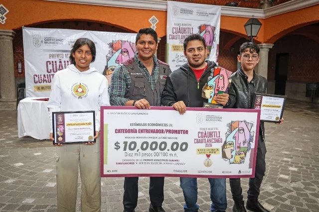 OMAR MUÑOZ RECONOCE A JÓVENES CON PREMIOS CUĀUHTLI CUAUTLANCINGO 2026 – Entérate Puebla