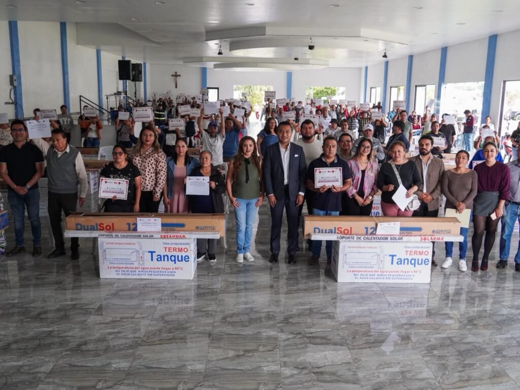 Que nadie se quede sin calentador solar: Roberto Solís avanza con la 3ª entrega de más de 100 termotanques en Huejotzingo – Huejotzingo