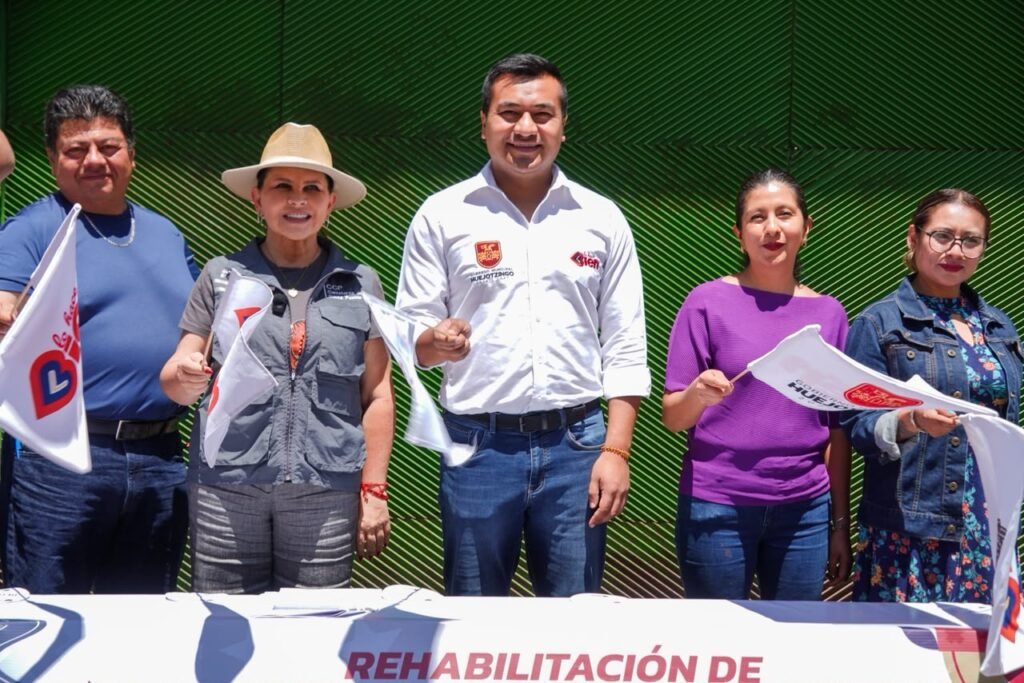 Roberto Solís arranca obra integral en el Segundo Barrio; aplicarán concreto hidráulico en una de las vías más importantes de Huejotzingo
