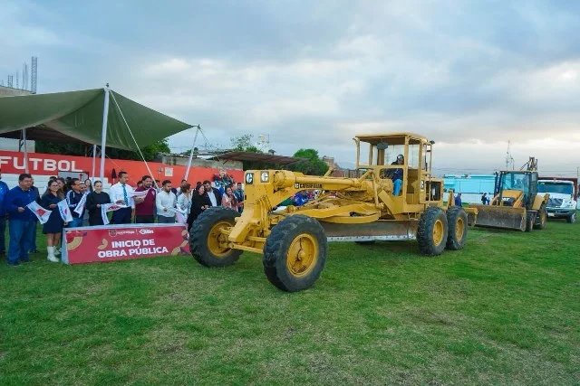 HUEJOTZINGO TENDRÁ CANCHA DE FUTBOL DE PRIMER NIVEL: ROBERTO SOLÍS DA EL BANDERAZO DE INICIO EN LA UNIDAD DEPORTIVA “CAMPO SANTO” – Entérate Puebla