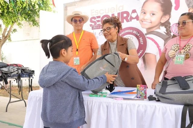 TERE ALFARO CONTINÚA ENTREGA DE APOYOS DE “ESCUELA SEGURA 2026” – Entérate Puebla