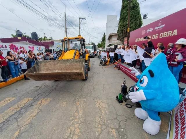 GOBIERNO DE CHOLULA DE TONANTZIN FERNÁNDEZ Y SOSAPACH INICIAN OBRA DE SUSTITUCIÓN DE RED DE ALCANTARILLADO EN SANTIAGO MOMOXPAN – Entérate Puebla